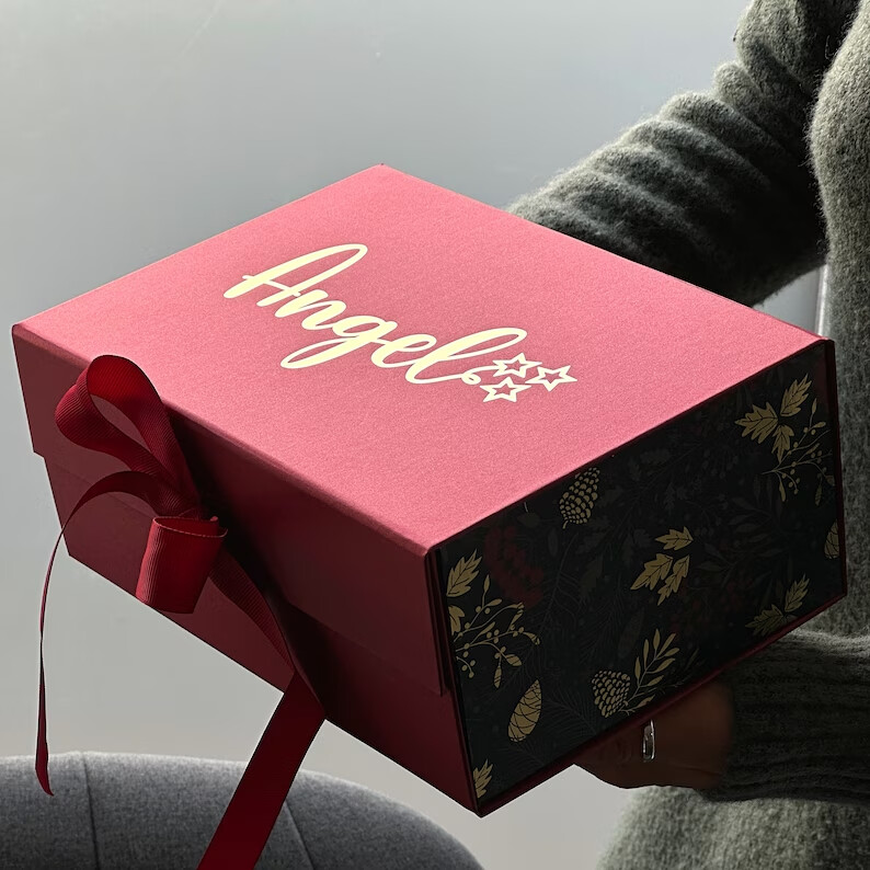  Custom Luxury Clothes Gift Box Packaging with Magnetic Lid & Ribbon - High-End Cardboard Folding Box