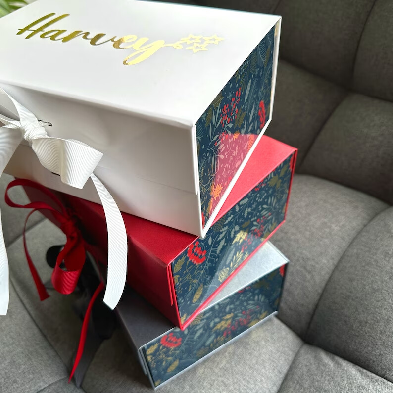 Custom Luxury Clothes Gift Box Packaging with Magnetic Lid & Ribbon - High-End Cardboard Folding Box