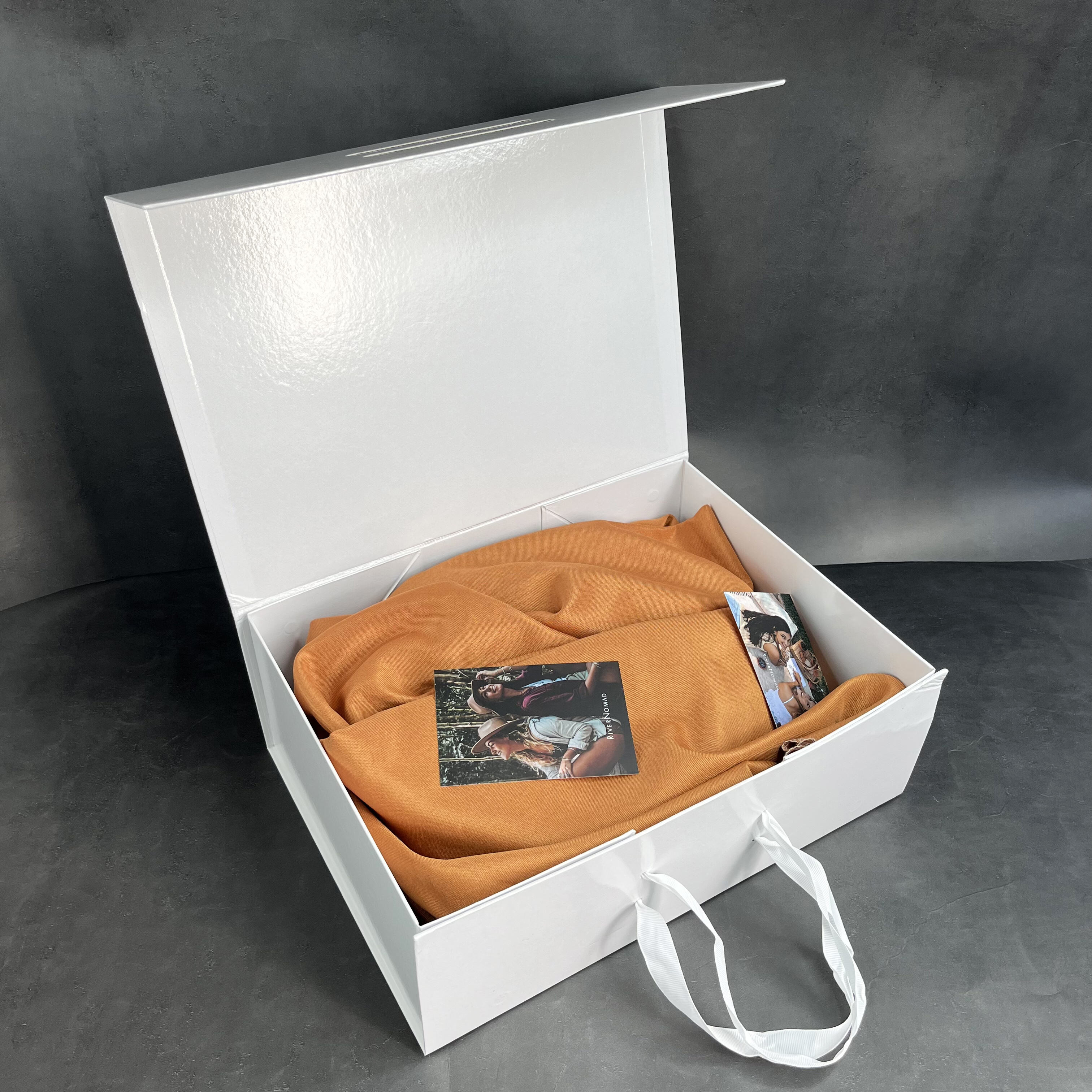  Customized Luxury White & Gold Magnetic Gift Box with Ribbon Handle for High-End Branding