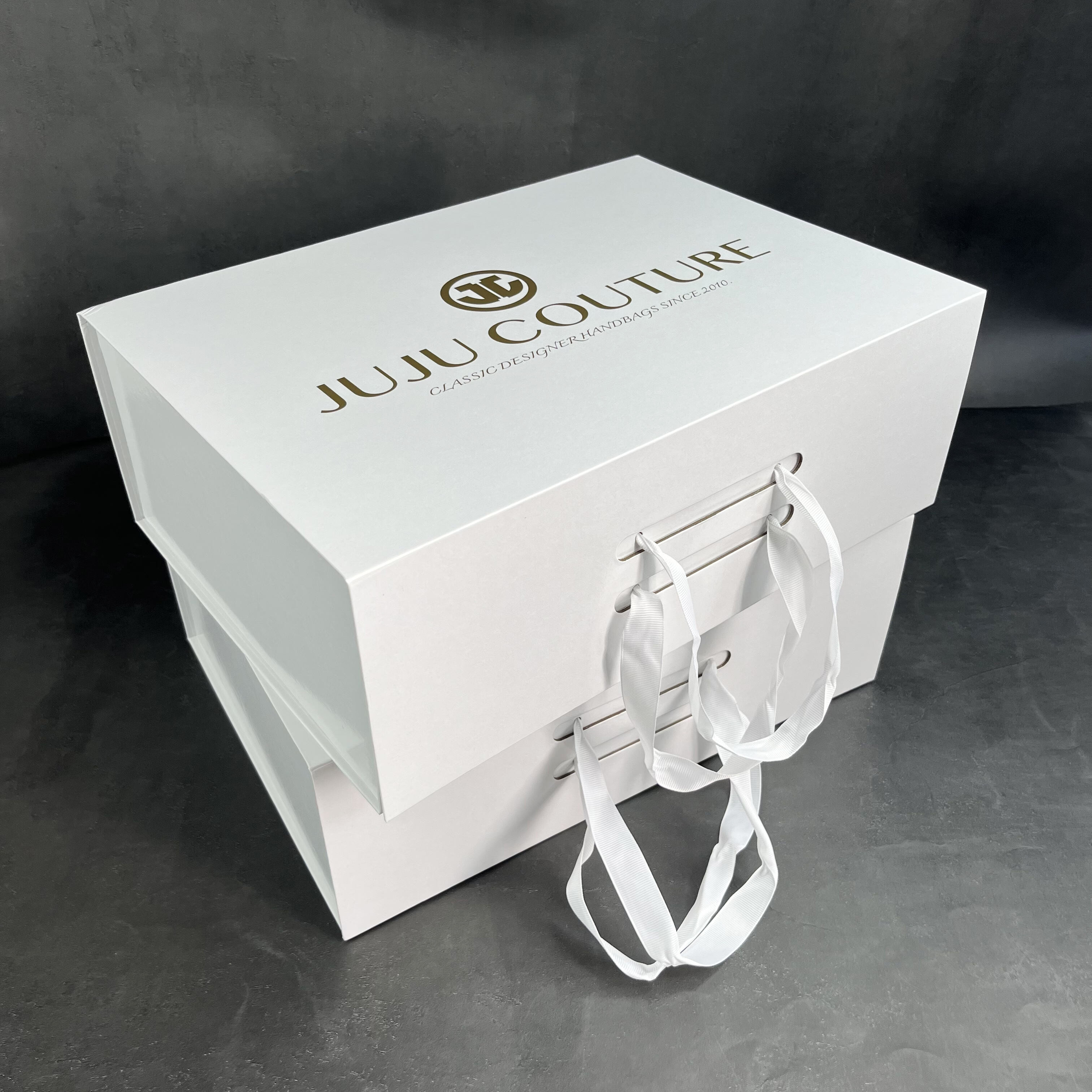  Customized Luxury White & Gold Magnetic Gift Box with Ribbon Handle for High-End Branding