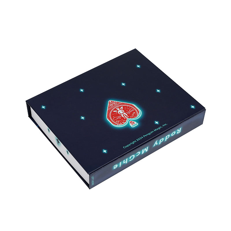  Custom Recyclable Magnetic Gift Box with Logo for Hoodie & T-shirt Packaging