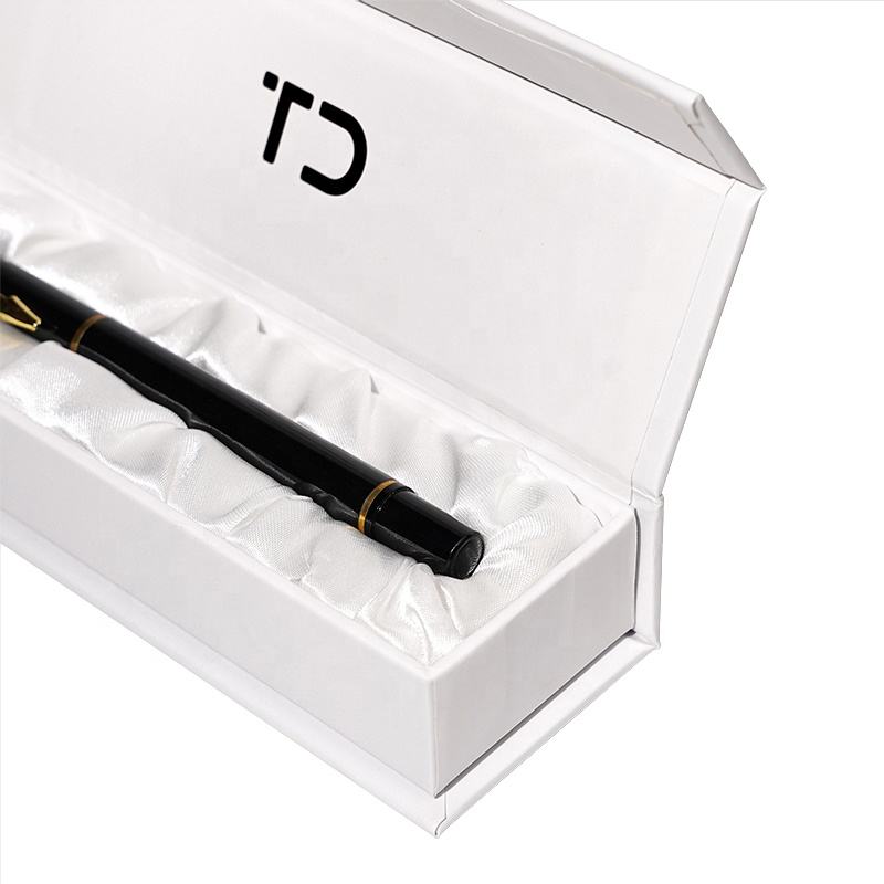  High-Quality Customized Black Metal Ballpoint Pen with Carbon Fiber & Logo Gift Box