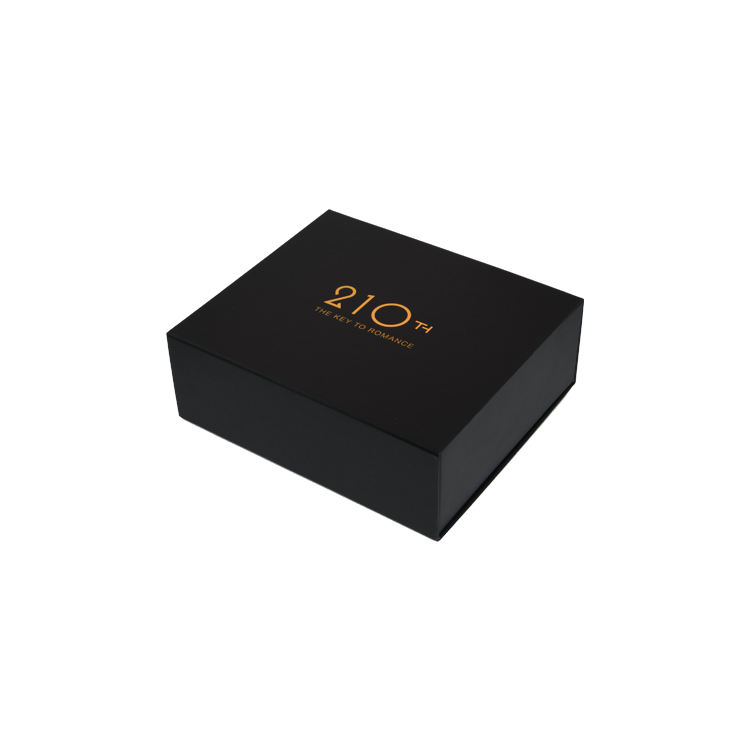  Luxury Black Custom Logo Magnetic Closure Foldable Cardboard Gift Packaging with Silk