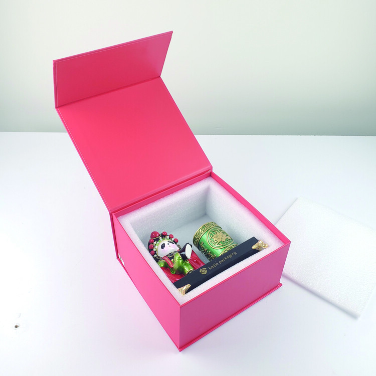  Fancy Gold Foil Logo Premium Gift Packaging - Magnetic Closure Cardboard Box with Flat Pack Design