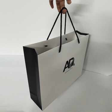  Customized Logo Print Clothing Shopping Paper Bags with Handle Rope