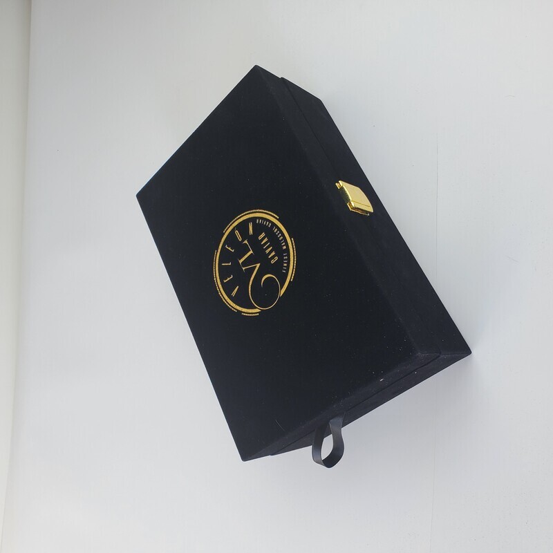  Custom New Year Luxury Caviar Gift Box with Rigid Black Packaging