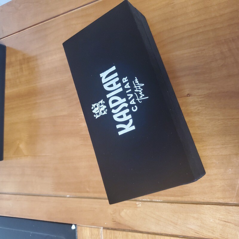  Customizable Book-Shaped Caviar Packaging Boxes Made of Eco-Friendly Cardboard