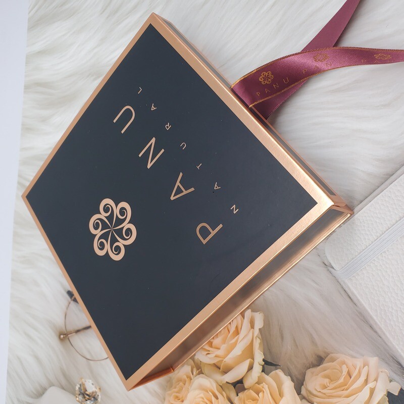  Customized Black Cardboard Magnetic Flip Jewelry Box with Logo Printing