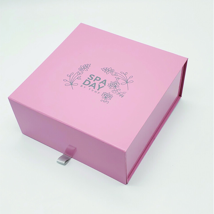 Custom White Magnetic Paper Ribbon Folding Clothing Packaging Gift Box
