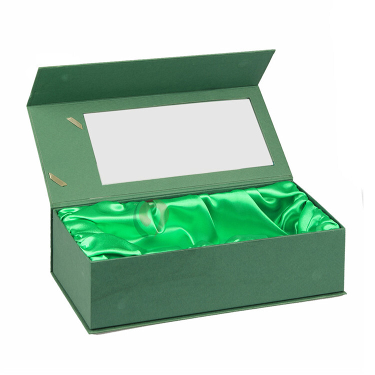  Customized Green Magnetic Jewelry Box with Satin Clear Window for Elegant Gift Packaging