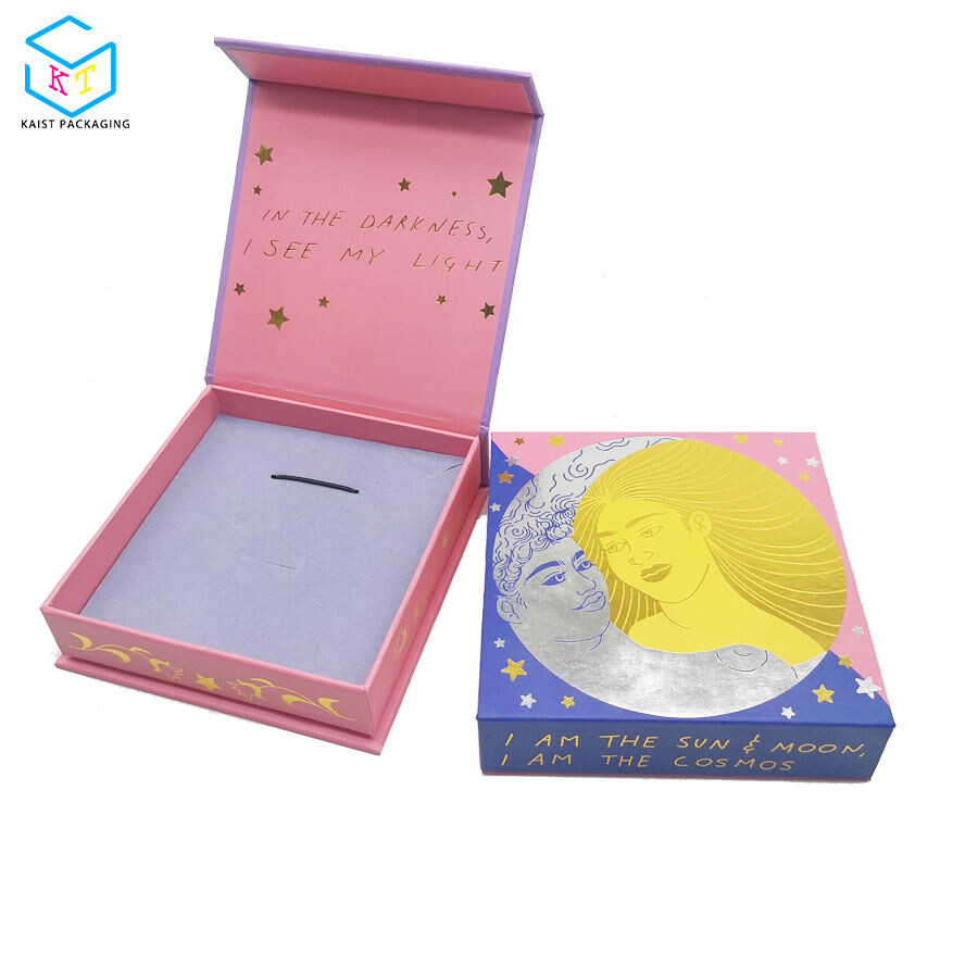 Custom Designed Small Cardboard Magnetic Fashion Jewelry Box Packaging with Foam Insert