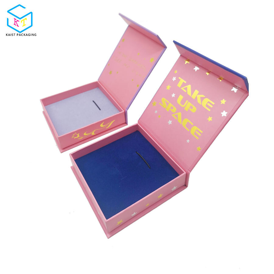 Custom Designed Small Cardboard Magnetic Fashion Jewelry Box Packaging with Foam Insert