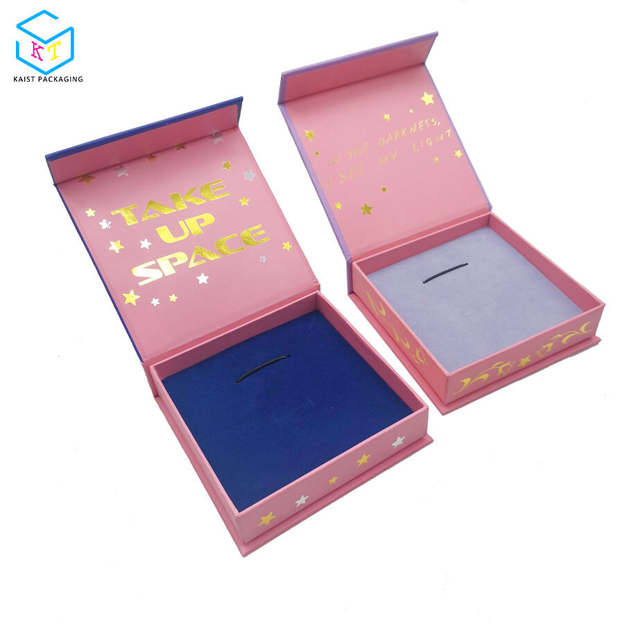 Custom Designed Small Cardboard Magnetic Fashion Jewelry Box Packaging with Foam Insert