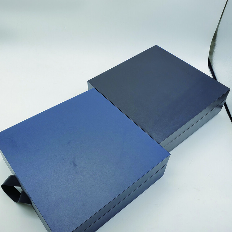 Custom Luxury Watch Box with Rigid Black Cardboard and Magnetic Packaging