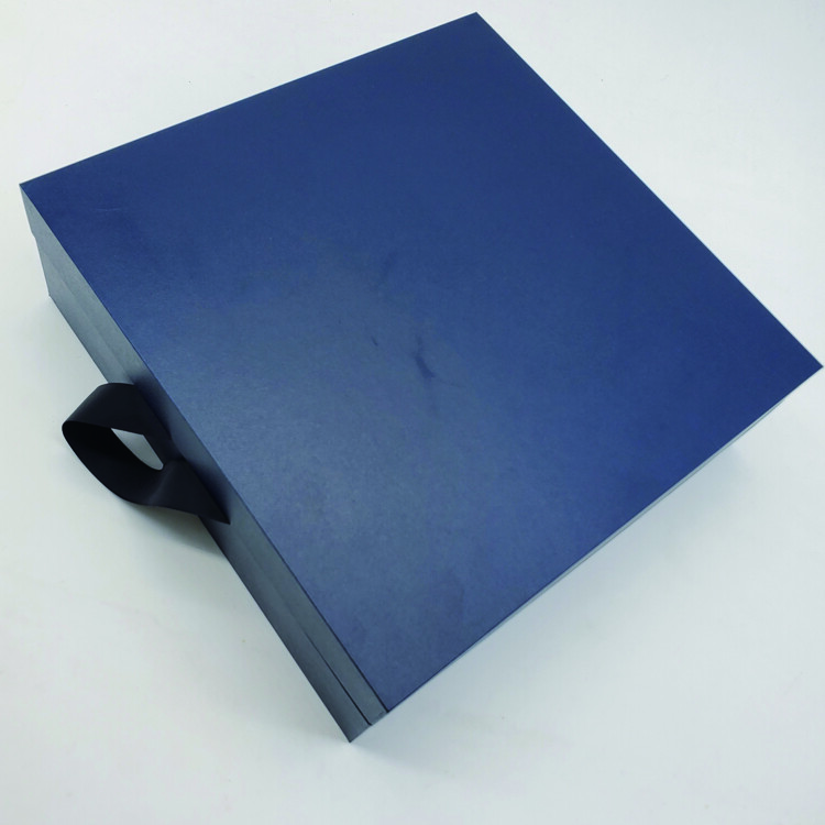 Custom Luxury Watch Box with Rigid Black Cardboard and Magnetic Packaging