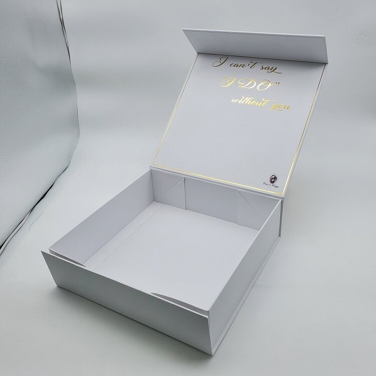 High-Quality Large Hair Extensions Bundles Packaging in Brown Kraft Paper Fold Magnetic Box