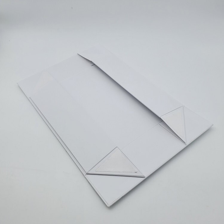 High-Quality Large Hair Extensions Bundles Packaging in Brown Kraft Paper Fold Magnetic Box