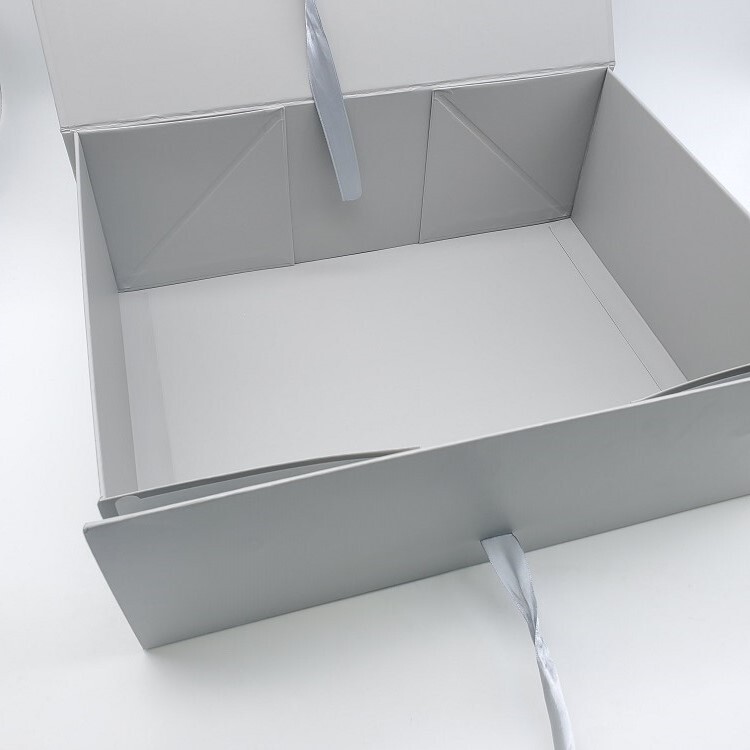 006 (4).jpg Custom Jacket Packaging - Big Gift Box with Cardboard Clothing Packaging Solutions