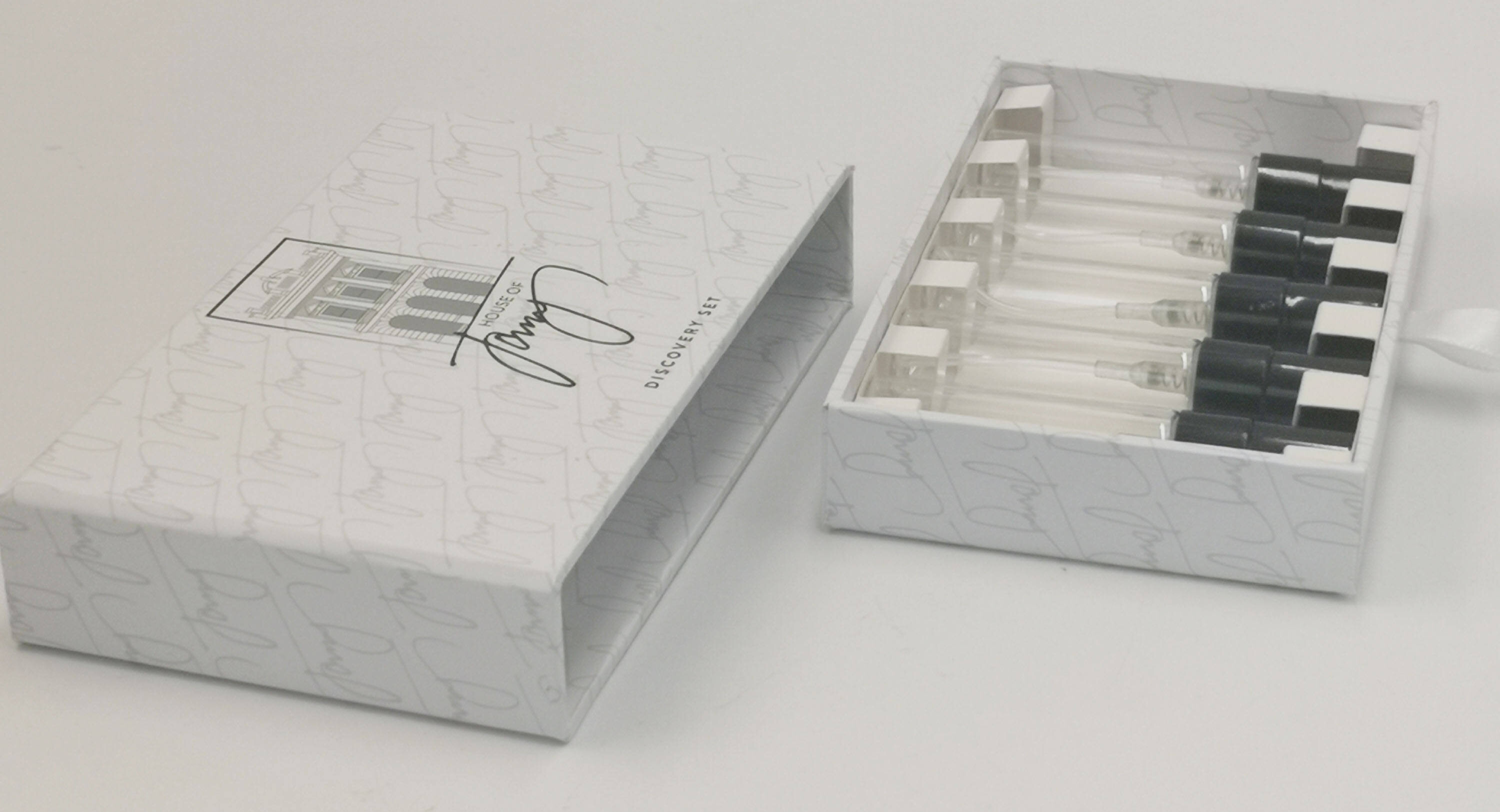  Wholesale White Perfume Sample Gift Cosmetics Packaging Drawer Box with Custom Options