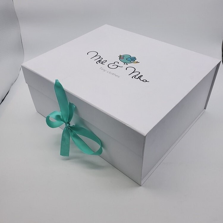 Custom Baby Keepsake Packaging: Magnetic Collapsible Cardboard Box