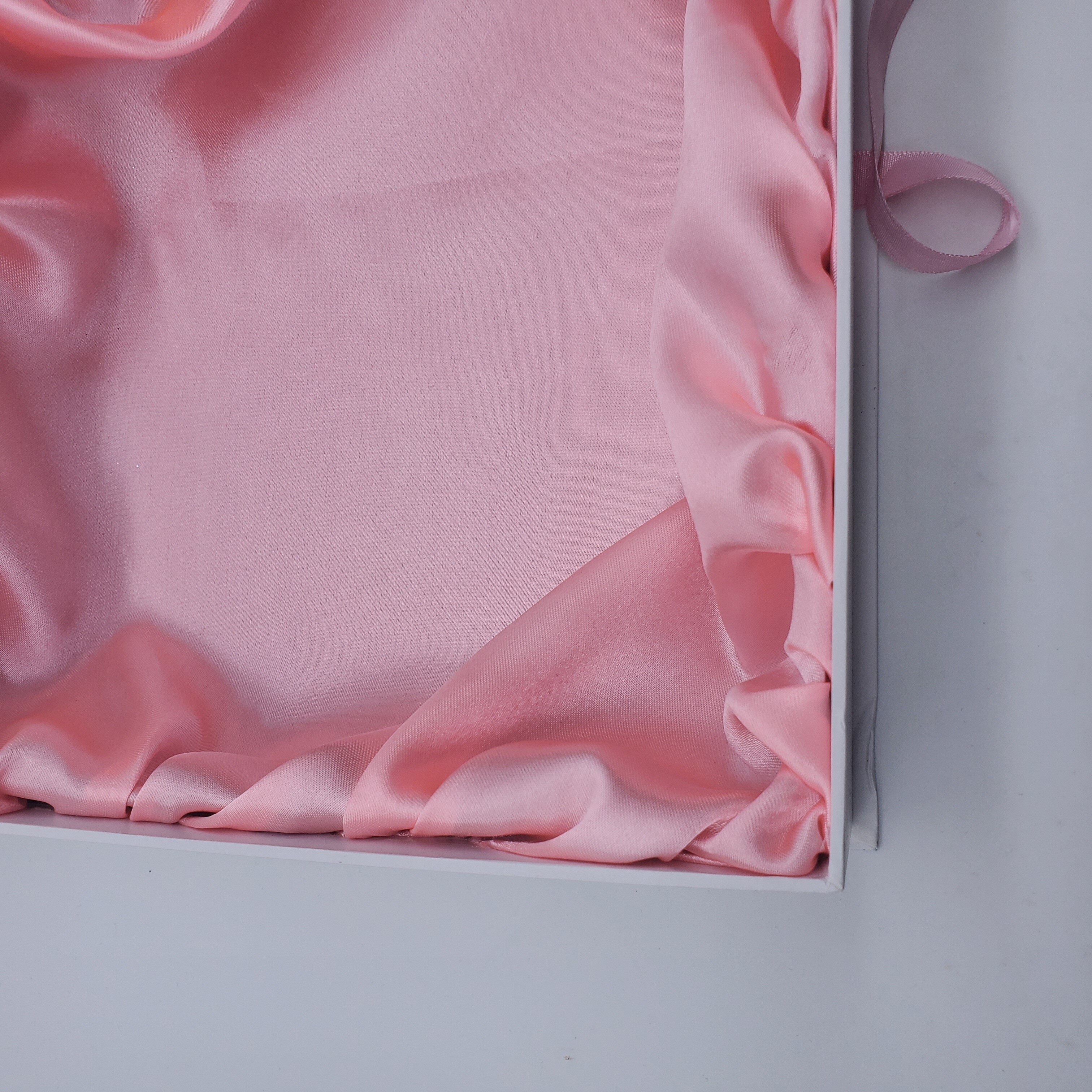 Premium Silk Satin Insert Book Shape Cosmetic Gift Packaging Paper Box with Custom Design