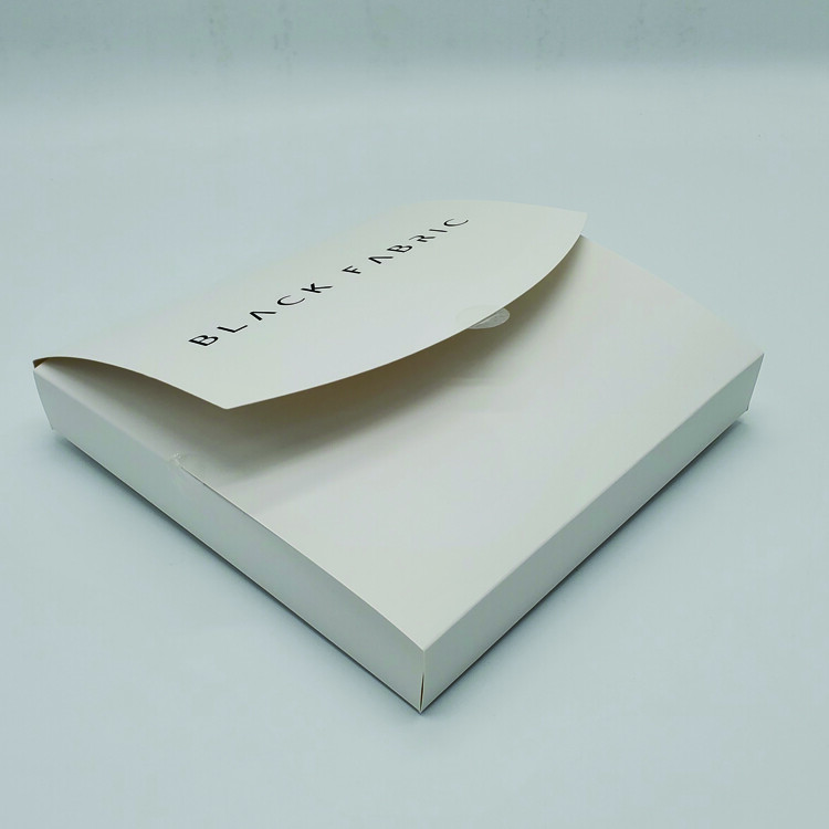 Custom Pink Mailer Paper Box For Clothes Shipping | Bio-degradable | Gold Stamping | Lamination | Varnishing