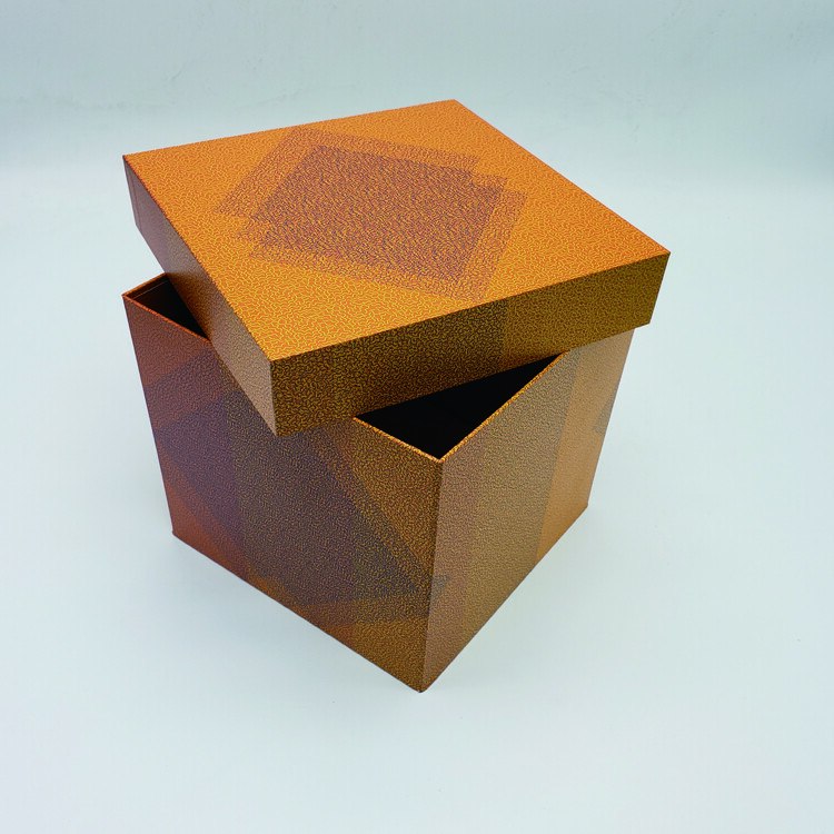 Eco-Friendly Kraft Candle Packaging Box with Recyclable Material - Wholesale