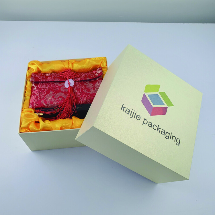 Luxury Candle Rigid Paper Gift Box Packaging for Small Business | Custom Elegant Packaging Solutions