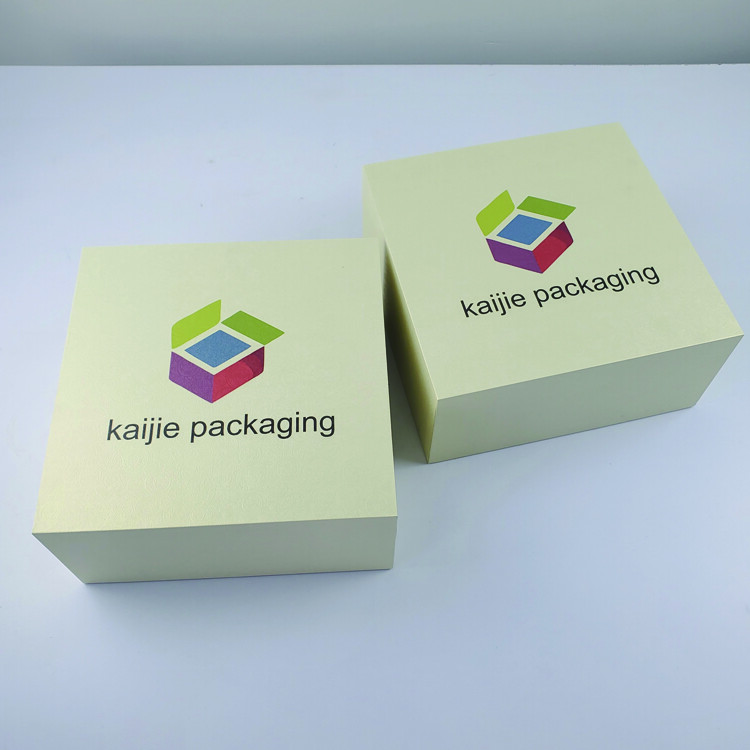 Luxury Candle Rigid Paper Gift Box Packaging for Small Business | Custom Elegant Packaging Solutions