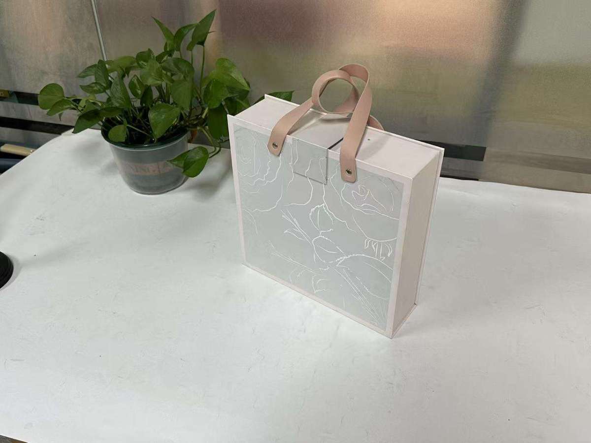 Custom Luxury Elegant Embossed-Texture EVA Pink Magnetic Gift Box with Gold Foil Logo | OEM Packaging