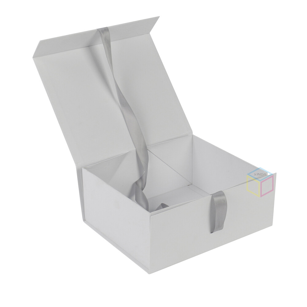 Custom Clothes Dress Gift Packaging Fold Magnetic White Cardboard Box | OEM Corrugated Boxes