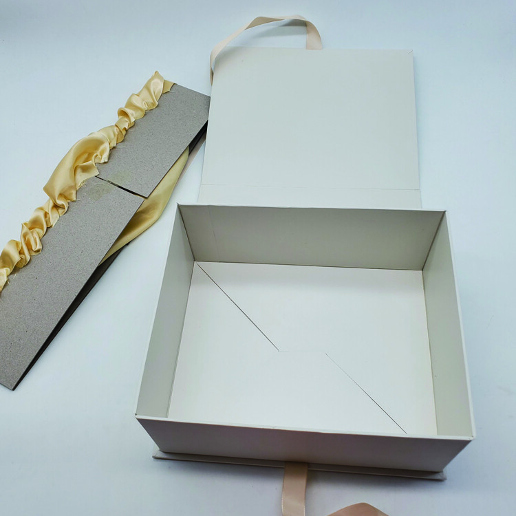 Luxury Black Large Custom Logo Magnetic Closure Foldable Rigid Cardboard Paper Gift Packaging With Silk | Eco-Friendly Gift Box