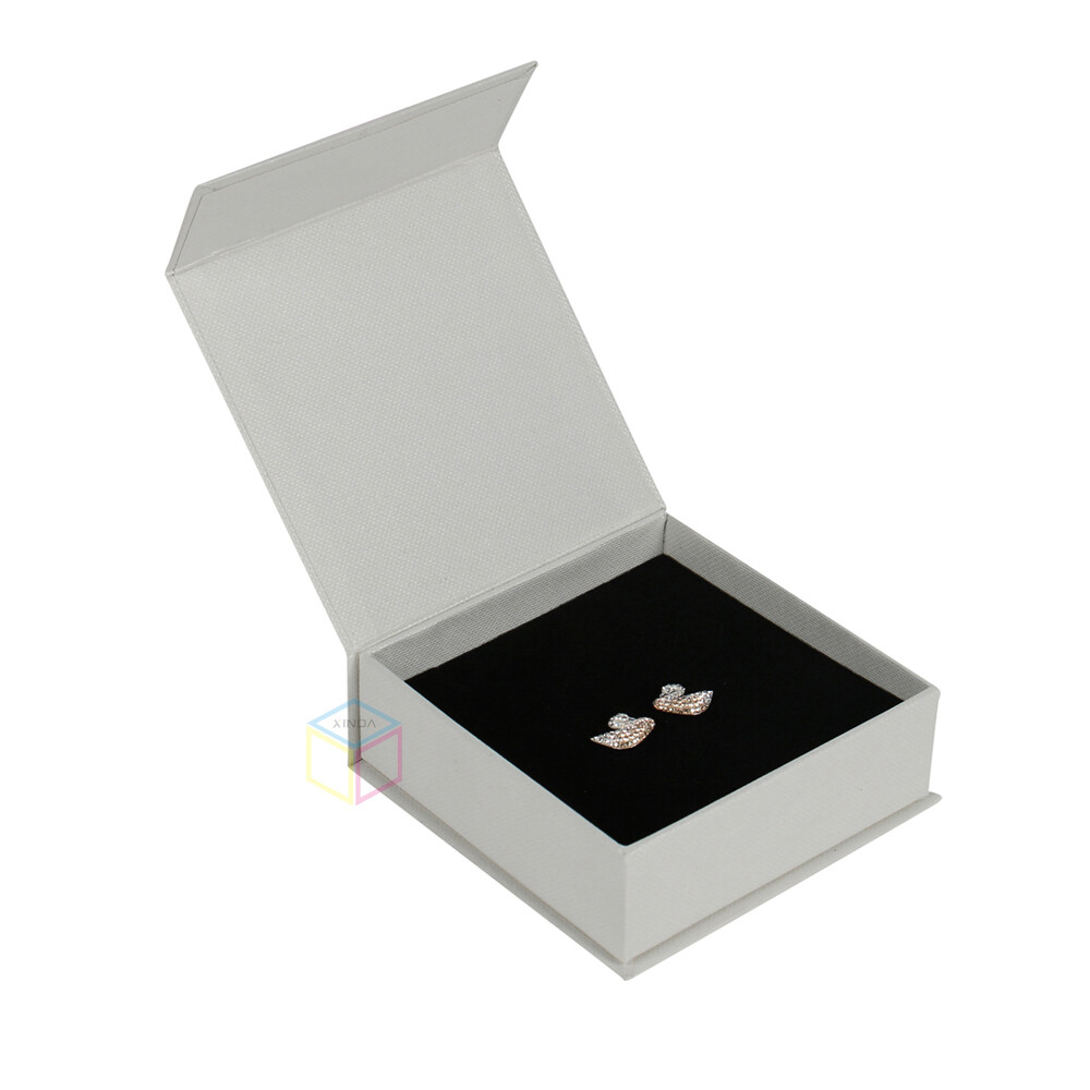 Customize Rigid Cardboard Ring Packaging Boxes Magnetic Gift Paper Boxes for Jewelry Packaging with Ribbon