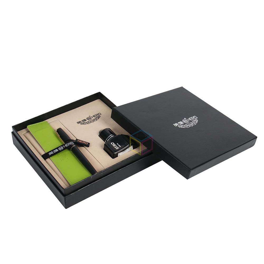 Customized Luxury Gold Foil Logo 2 Piece Rigid Paper Cardboard Steel Flask Water Bottle Packaging with Paper Tray Insert