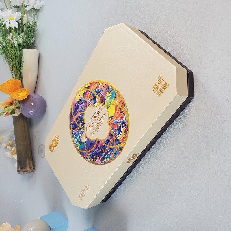 Luxury Gold Neck Lid and Base Cardboard Gift Box for Sweet/chocolate/candy with Printing Paper Tray Food Packaging