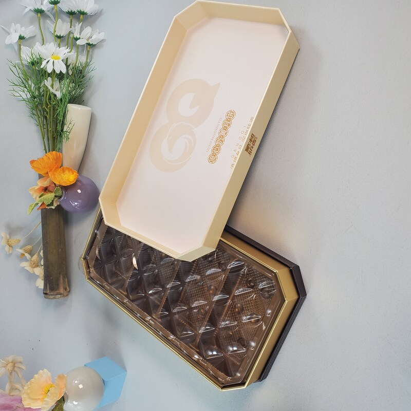 Luxury Gold Neck Lid and Base Cardboard Gift Box for Sweet/chocolate/candy with Printing Paper Tray Food Packaging
