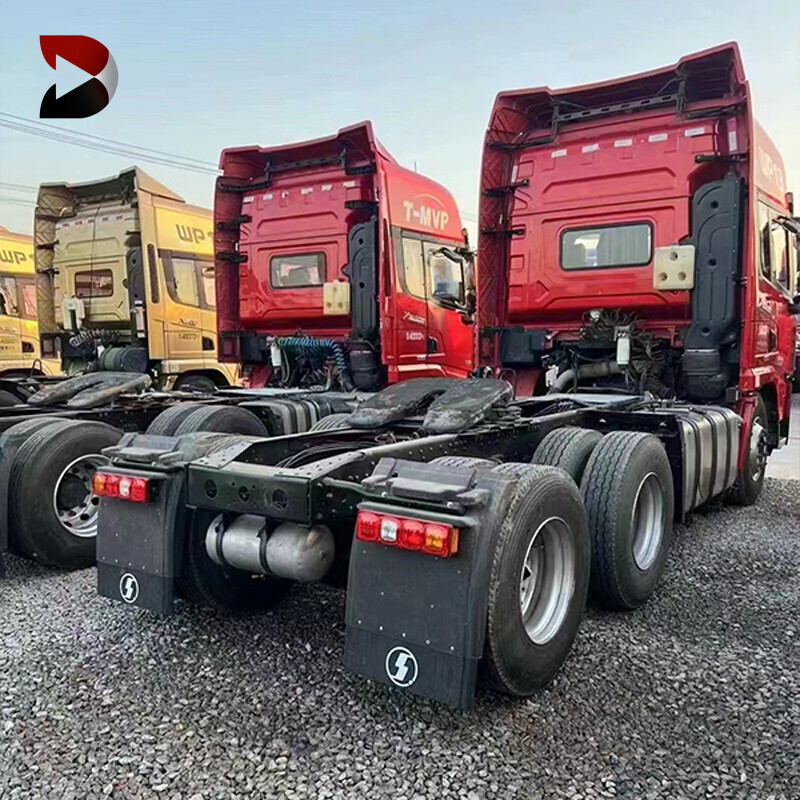 Sinotruk Howo Tractor Truck 6x4 Truck Head Towing Truck