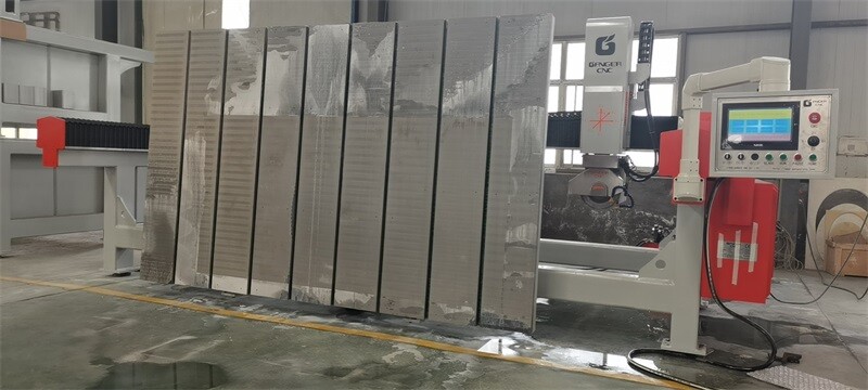 Scie à pont 4 axes GQ-3220A