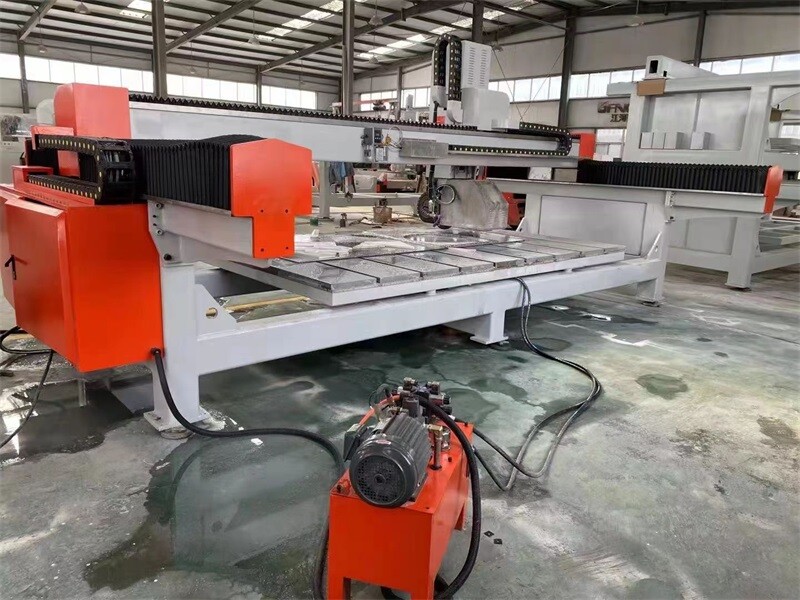 Scie à pont 4 axes GQ-3220A