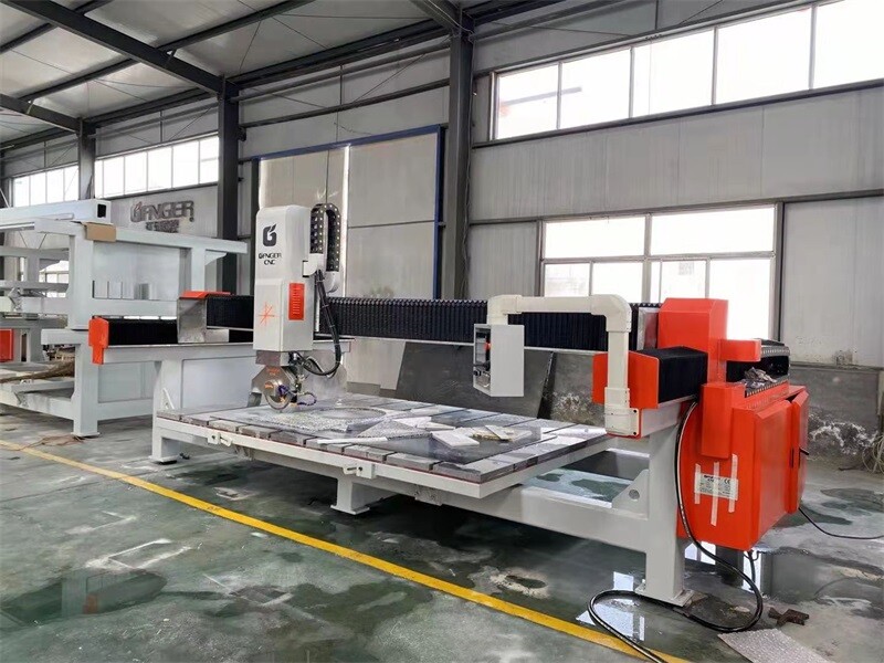 Scie à pont 4 axes GQ-3220A