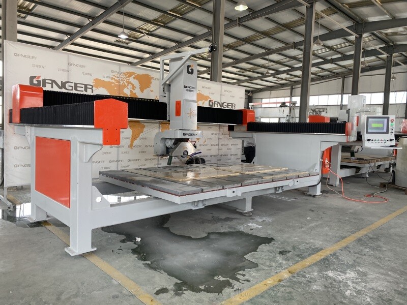 Scie à pont 4 axes GQ-3220BS