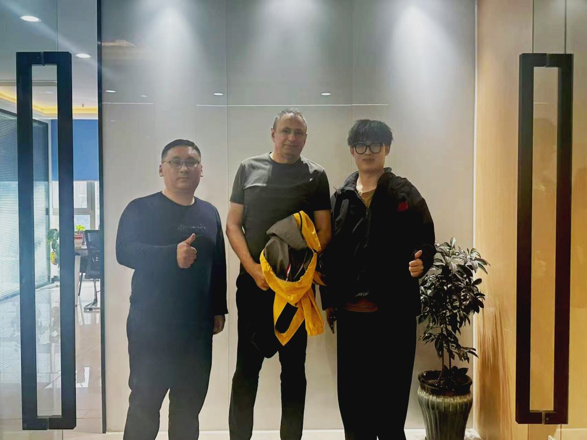 Romanian Customer Visits Our Company2.jpg