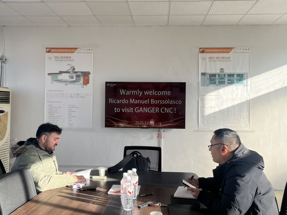 GANGER accueille un client argentin pour une visite d'usine et une découverte culturelle de Jinan