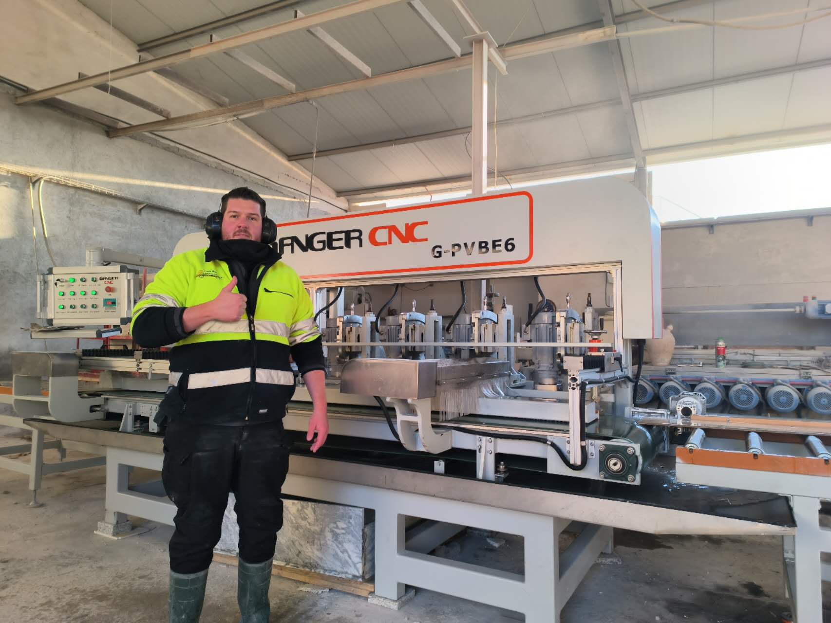 La technologie ne connaît pas de frontières, le service ne connaît pas de distance