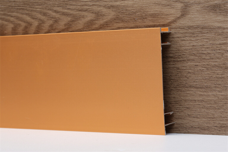 11. Thick wallboard is embedded with baseboard.