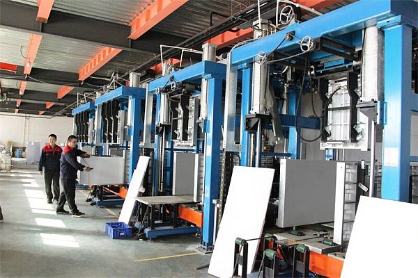 Box foaming machine.jpg