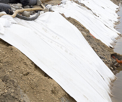 Staple fiber needle-punched nonwoven geotextile