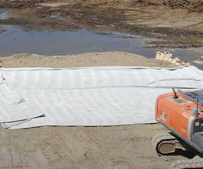 High-strength polypropylene staple fiber needle-punched geotextile