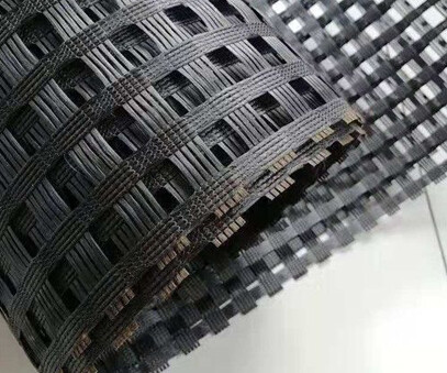 Bidirectional glass fiber warp knitted geogrid