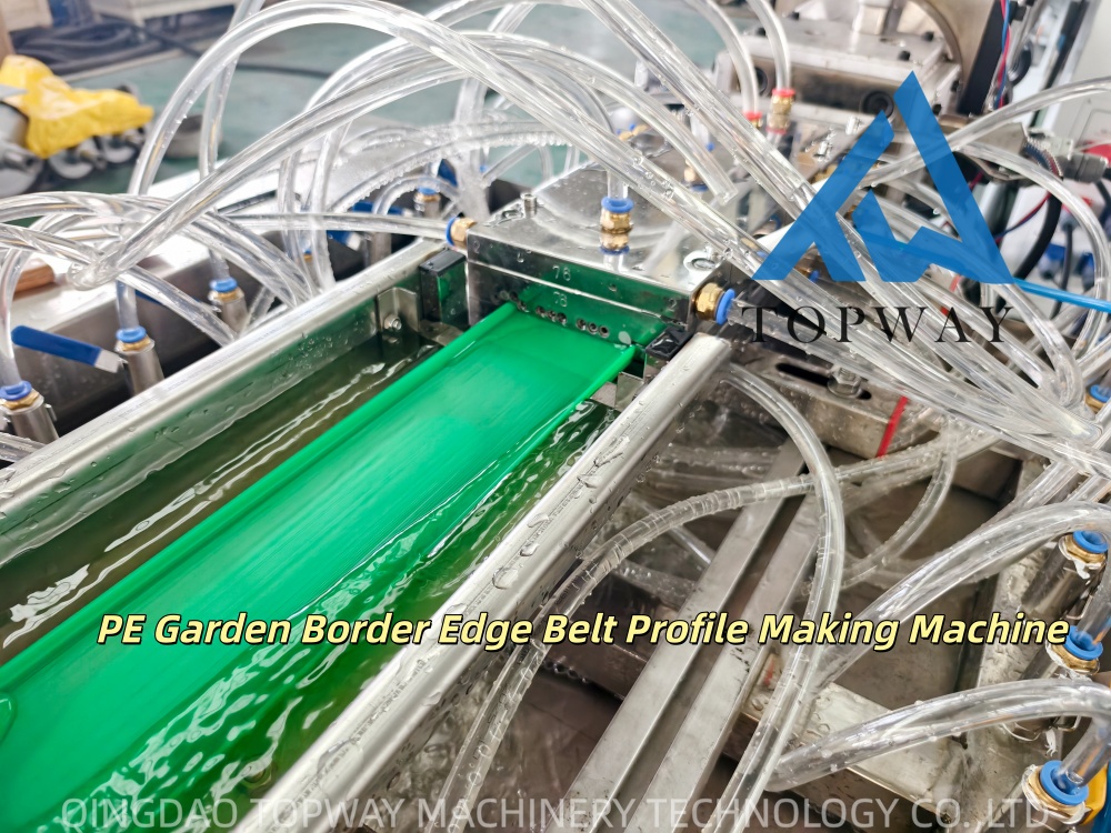 Test Running PE Grass and Stone Isolation Belt Extrusion Machine